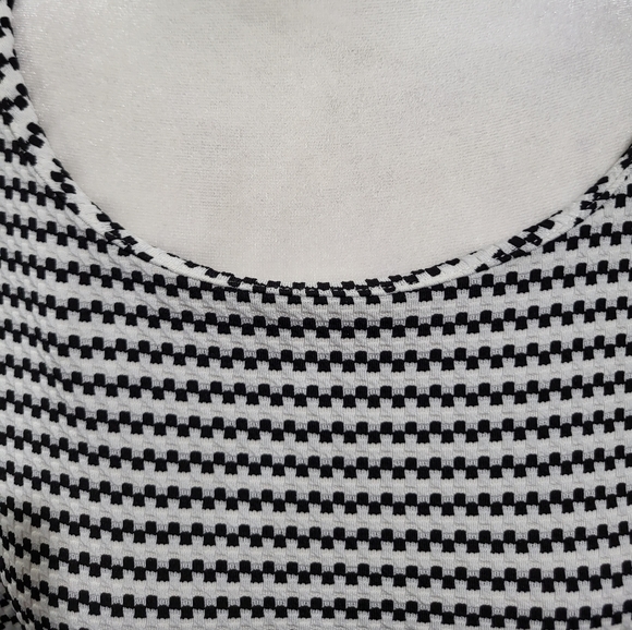 Eloquii Textured Knit Cold Shoulder Top - Picture 5 of 12